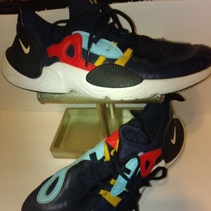 Nike W10 Huarache reverse swoosh